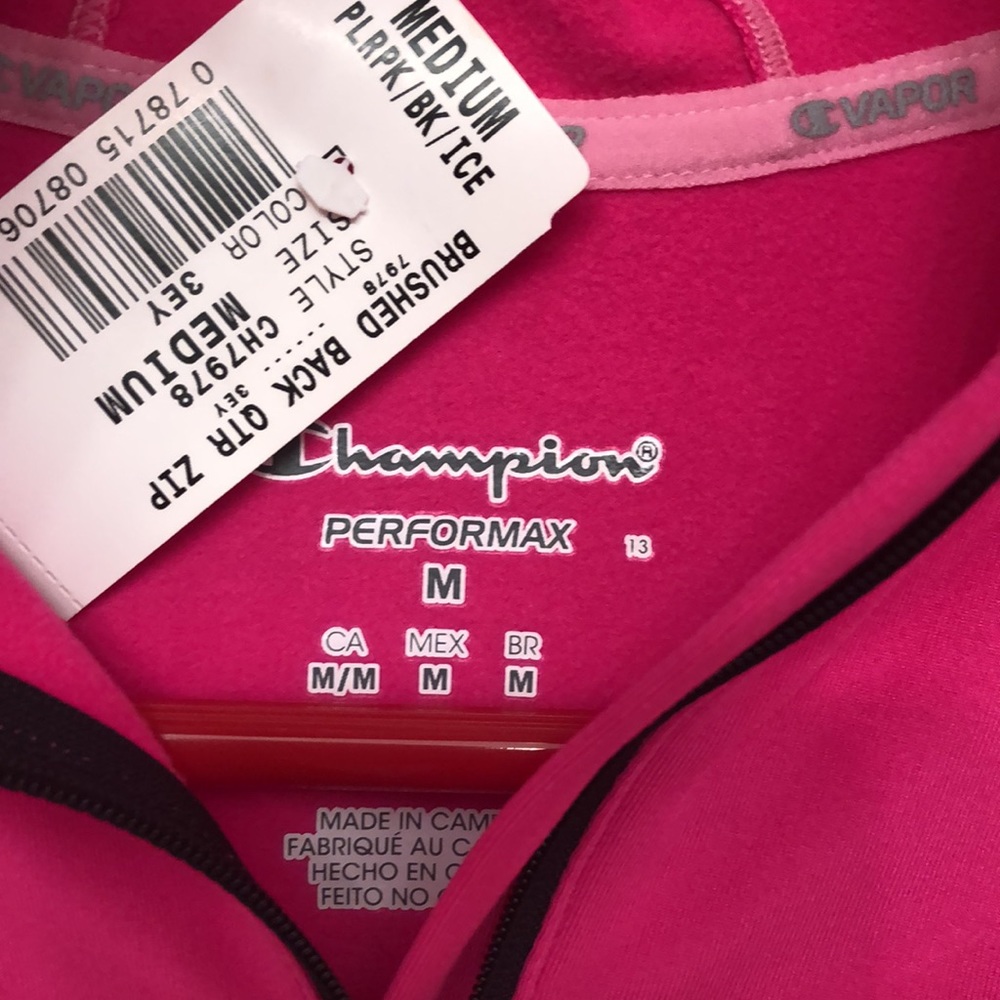 Champion Performance NWT Size Medium. - Picture 2 of 4